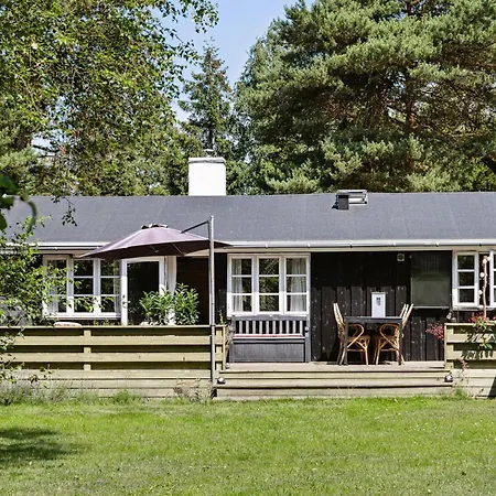 Three Generation Summer House In Colourful Style Vakantiehuis *
