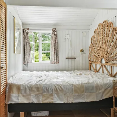 Three Generation Summer House In Colourful Style Vakantiehuis *