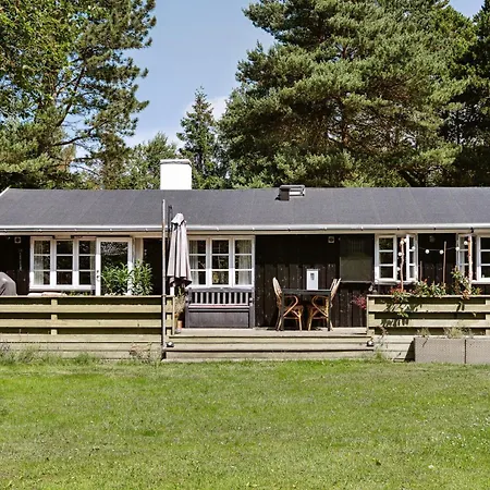 Three Generation Summer House In Colourful Style *